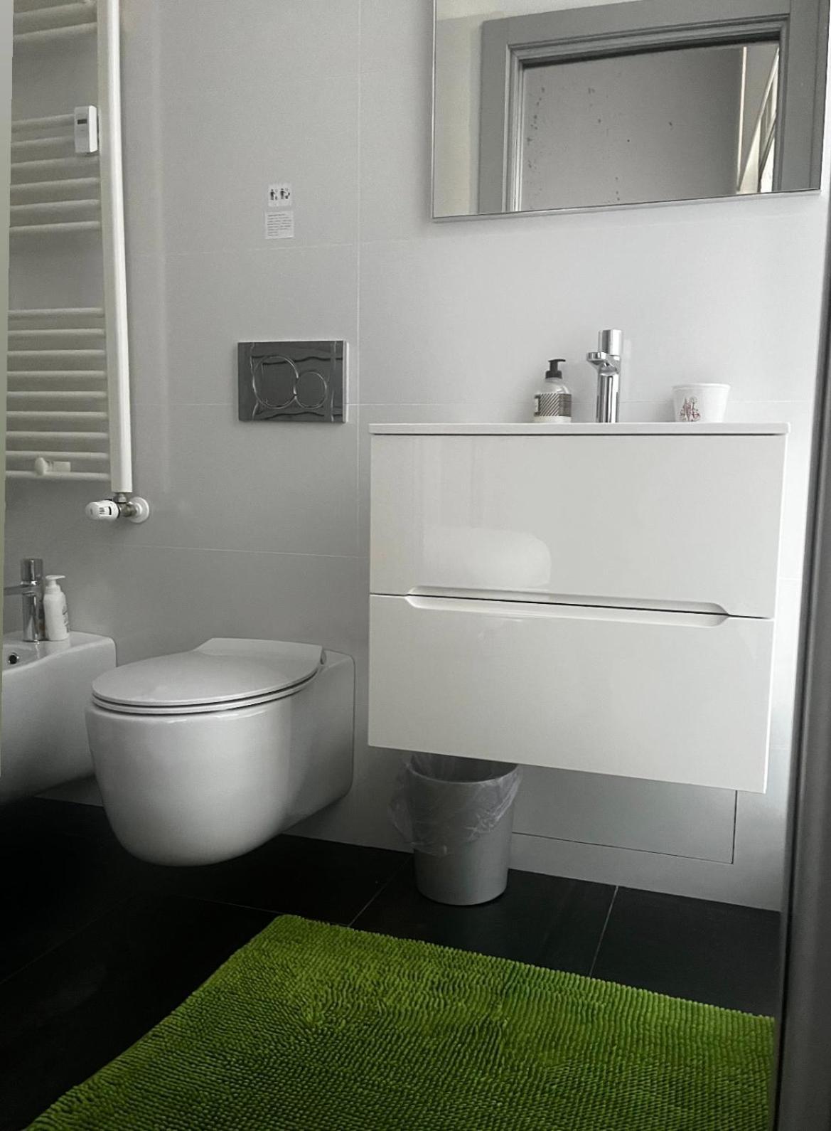 Bellissima Con Bagno Privato Citylife - Sempione Alloggio in famiglia *